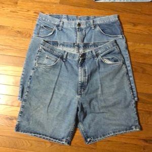 Men’s Wrangler jean shorts. 2 pairs